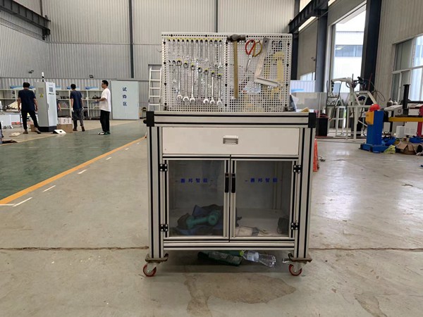 �Զ����������߳���