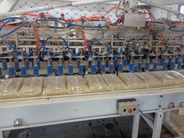 ÇൺAGƽ̨ÓÎÏ·´óÌü_AGÕæÈ˹ú¼ÊÌüÉú²úµÄ°áÔË»úеÈËչʾ ¹¤Òµ°áÔË»úеÈ˵ÄÉú³¤Ç÷ÊÆ