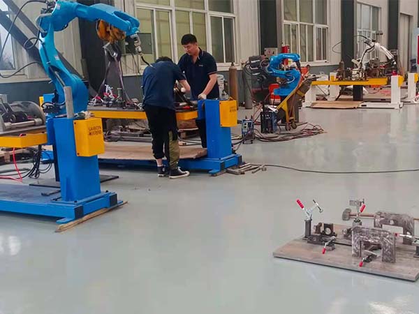 青岛AG平台游戏大厅_AG真人国际厅智能焊接机械人厂家的发货现场 青岛AG平台游戏大厅_AG真人国际厅智能焊接机械人厂家的发货现场