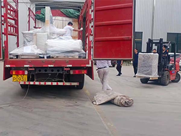 青岛AG平台游戏大厅_AG真人国际厅智能焊接机械人厂家的发货现场 青岛AG平台游戏大厅_AG真人国际厅智能焊接机械人厂家的发货现场