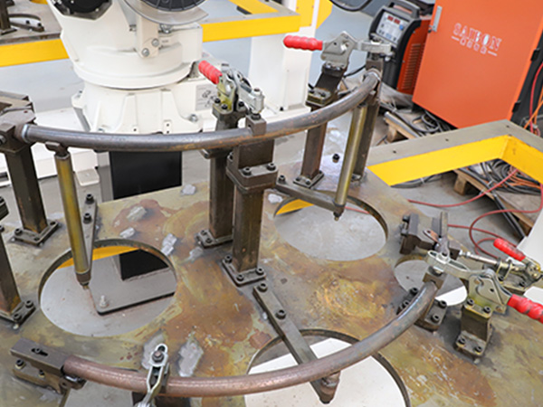 �Զ���������Ҫ���乤װ�о�