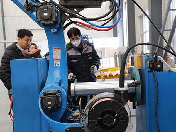 ���ӻ�е���������е���������������