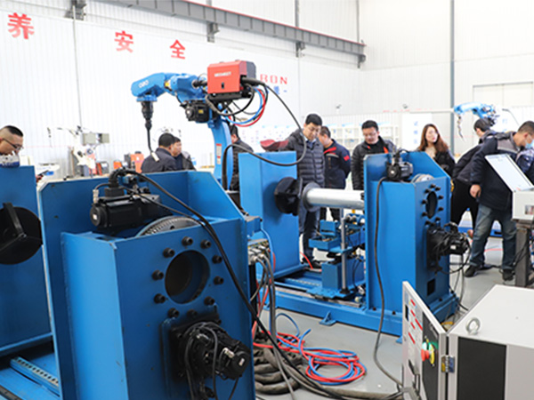 ��ҵ���ӻ�е�˺��˹�����������Ǯ������