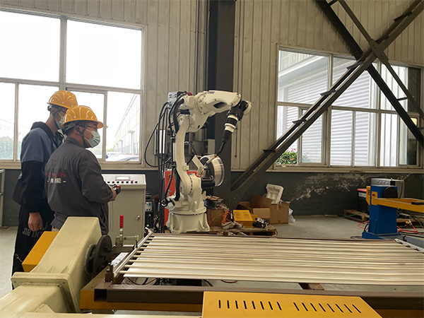 �Զ����ӻ�е�˵�Ӧ��