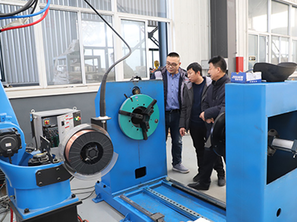 �Զ����ӻ�е�˷���